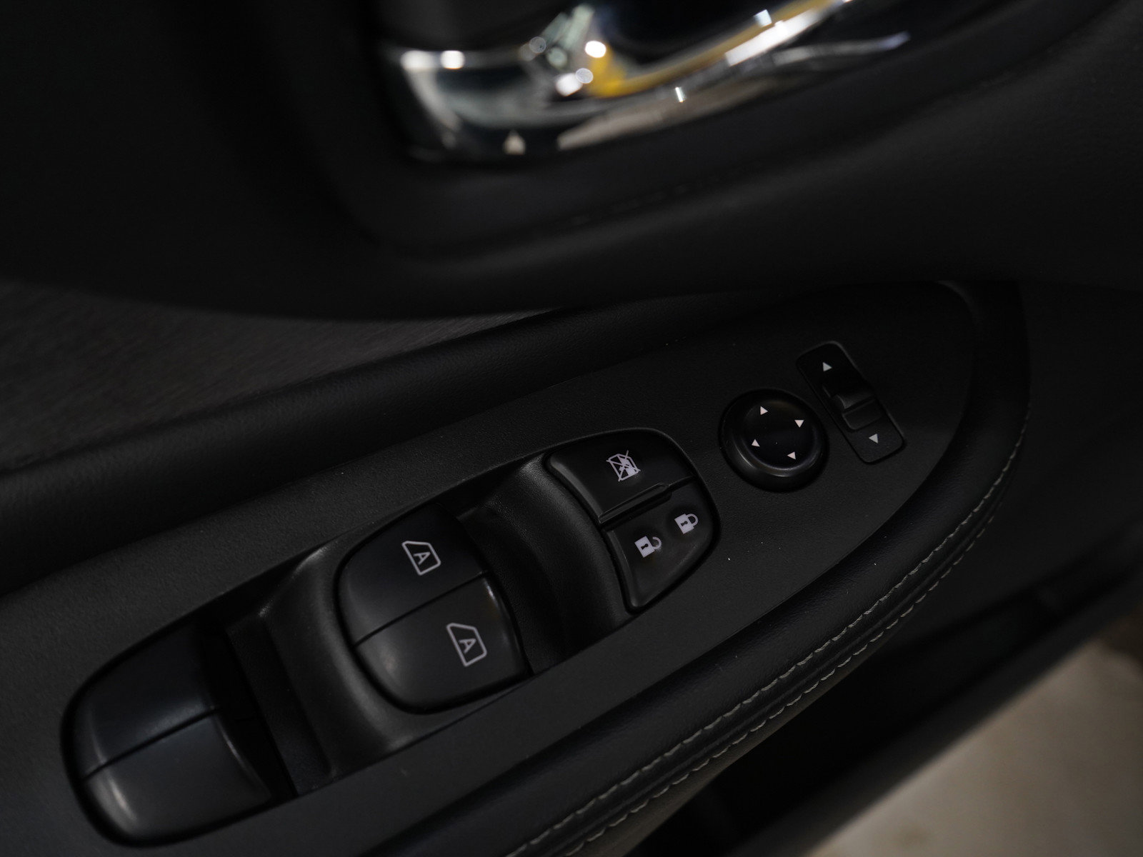 Used 2024 Nissan Murano SV image 24