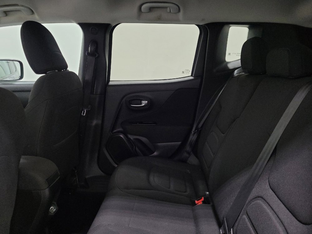 Used 2020 Jeep Renegade Latitude AWD/4WD image 18