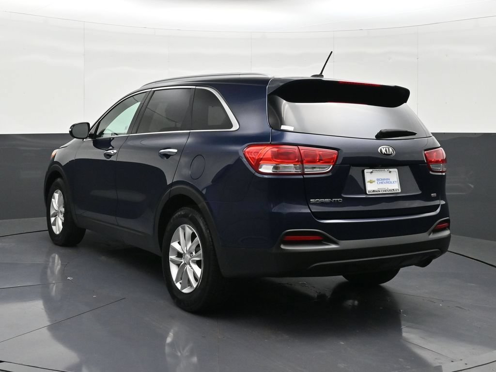 Used 2016 Kia Sorento FWD image 3