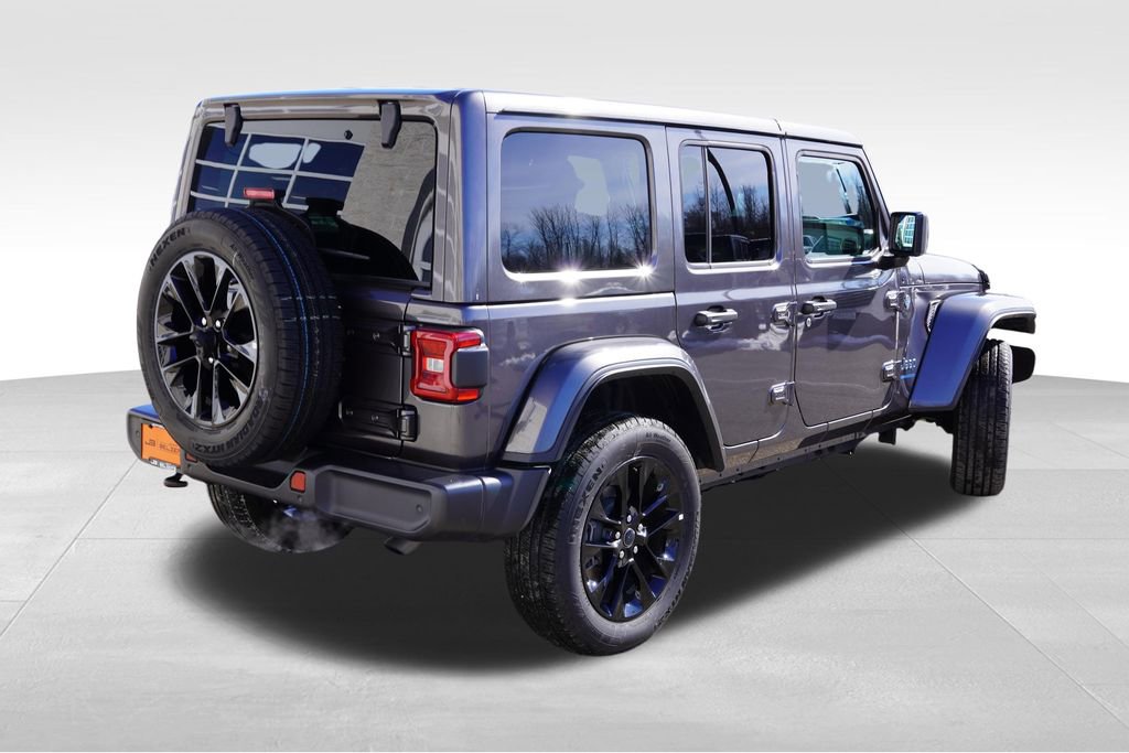 Certified 2025 Jeep Wrangler Unlimited Sahara w/ Safety Group image 5