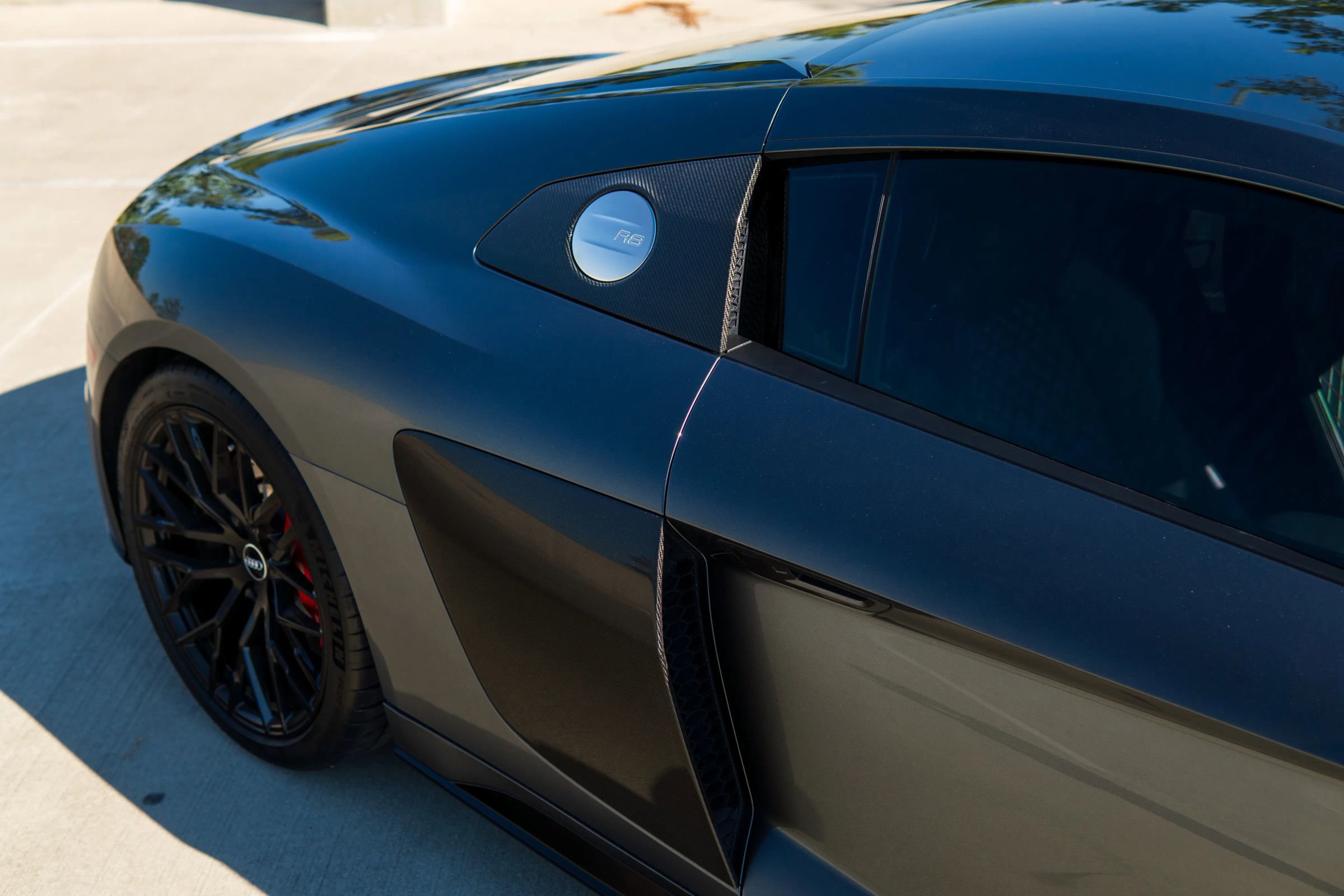 Used 2020 Audi R8 V10 w/ Carbon Exterior Package image 32