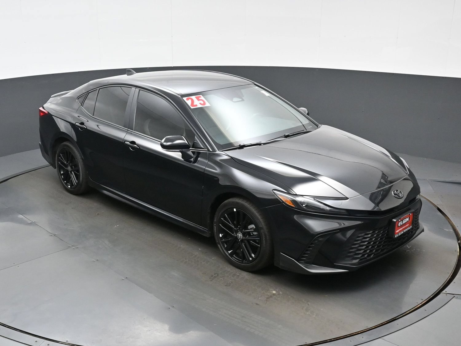 Used 2025 Toyota Camry SE AWD/4WD image 35