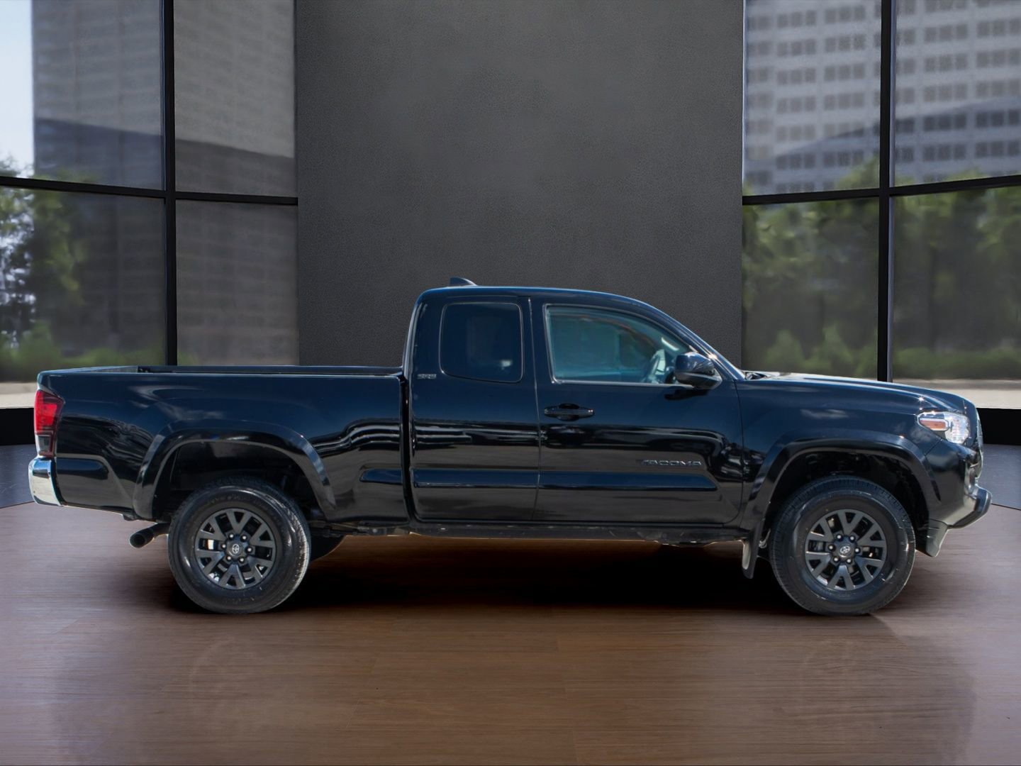 Used 2022 Toyota Tacoma SR5 w/ SR5 Appearance Package (SM) RWD image 11