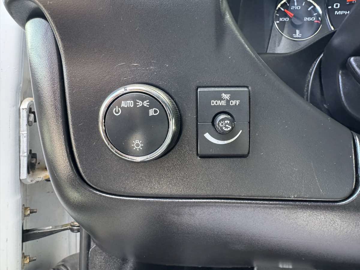 Used 2014 Chevrolet Express 1500 RWD image 10