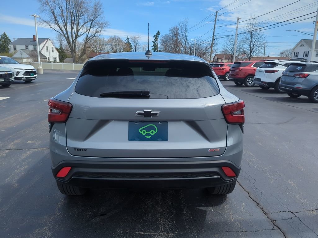 Certified 2024 Chevrolet Trax RS w/ Driver Confidence Package image 8