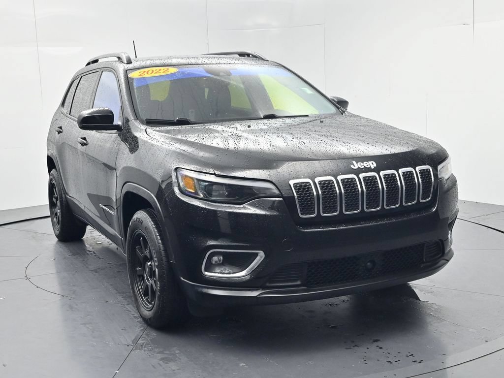 Used 2022 Jeep Cherokee Limited AWD/4WD image 2