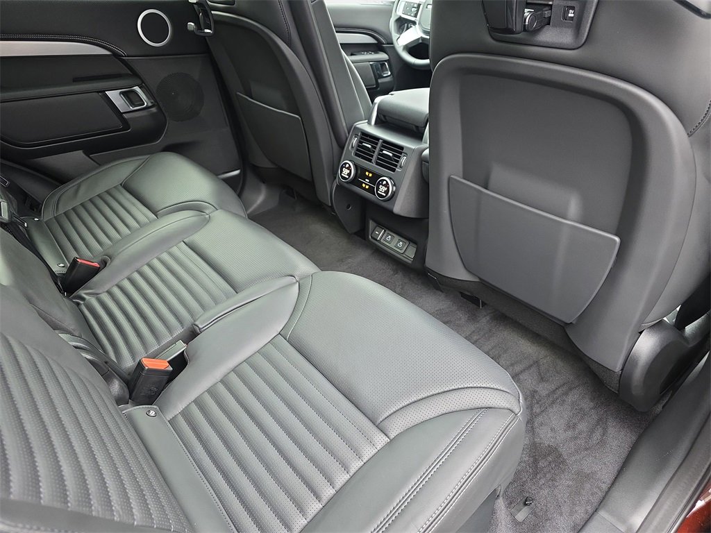 New 2026 Land Rover Discovery Limited Edition image 11