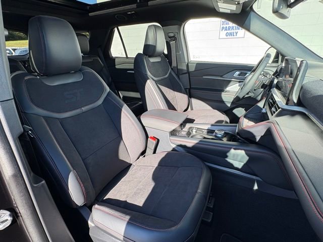 New 2025 Ford Explorer ST image 32