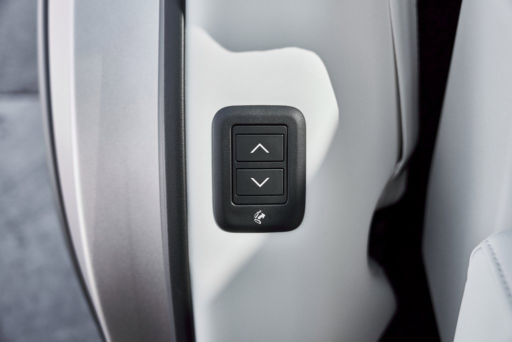 Used 2026 Land Rover Range Rover Long Wheelbase SE image 41