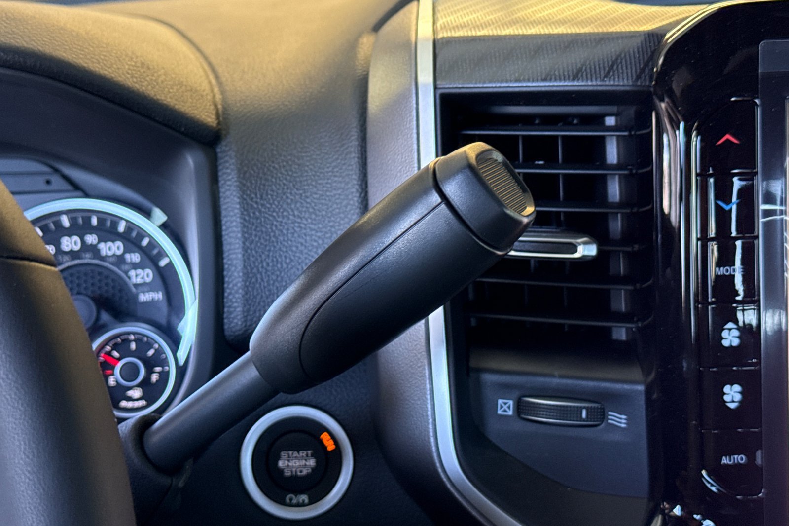 New 2026 RAM 3500 Big Horn AWD/4WD image 22