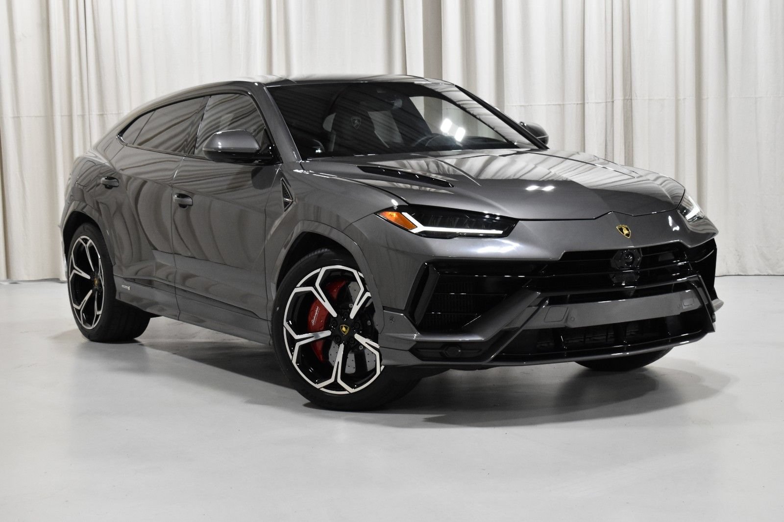 Used 2024 Lamborghini Urus S AWD/4WD image 3