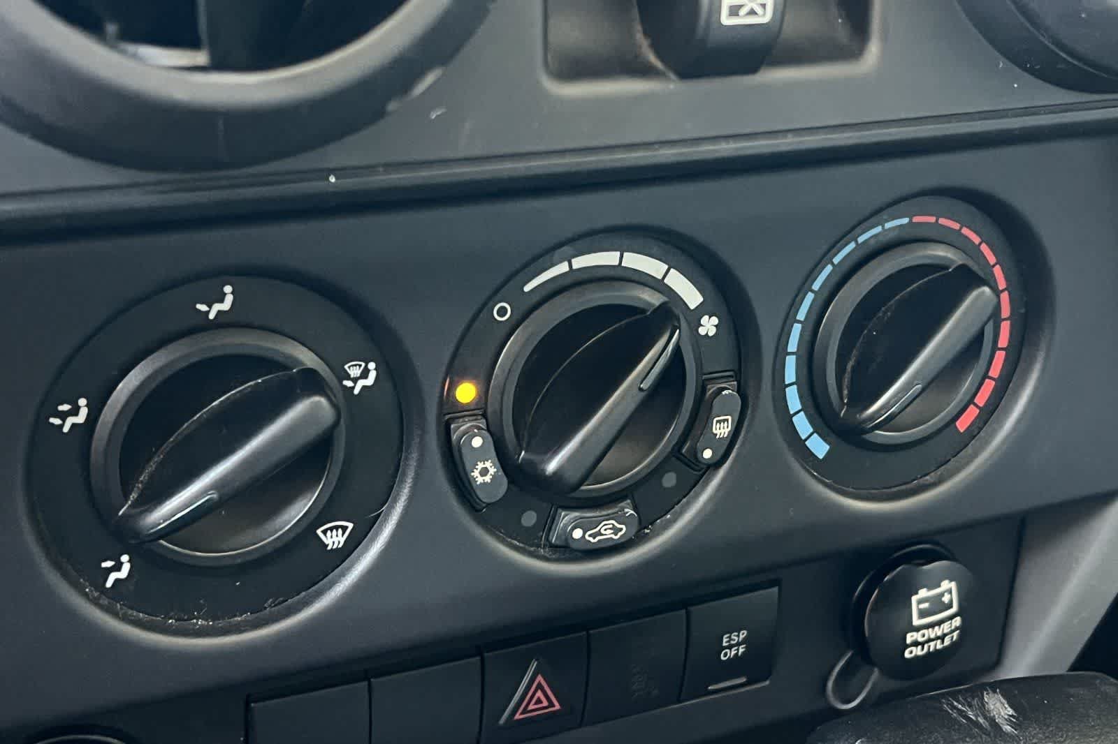 Used 2007 Jeep Wrangler Unlimited Sahara AWD/4WD image 20