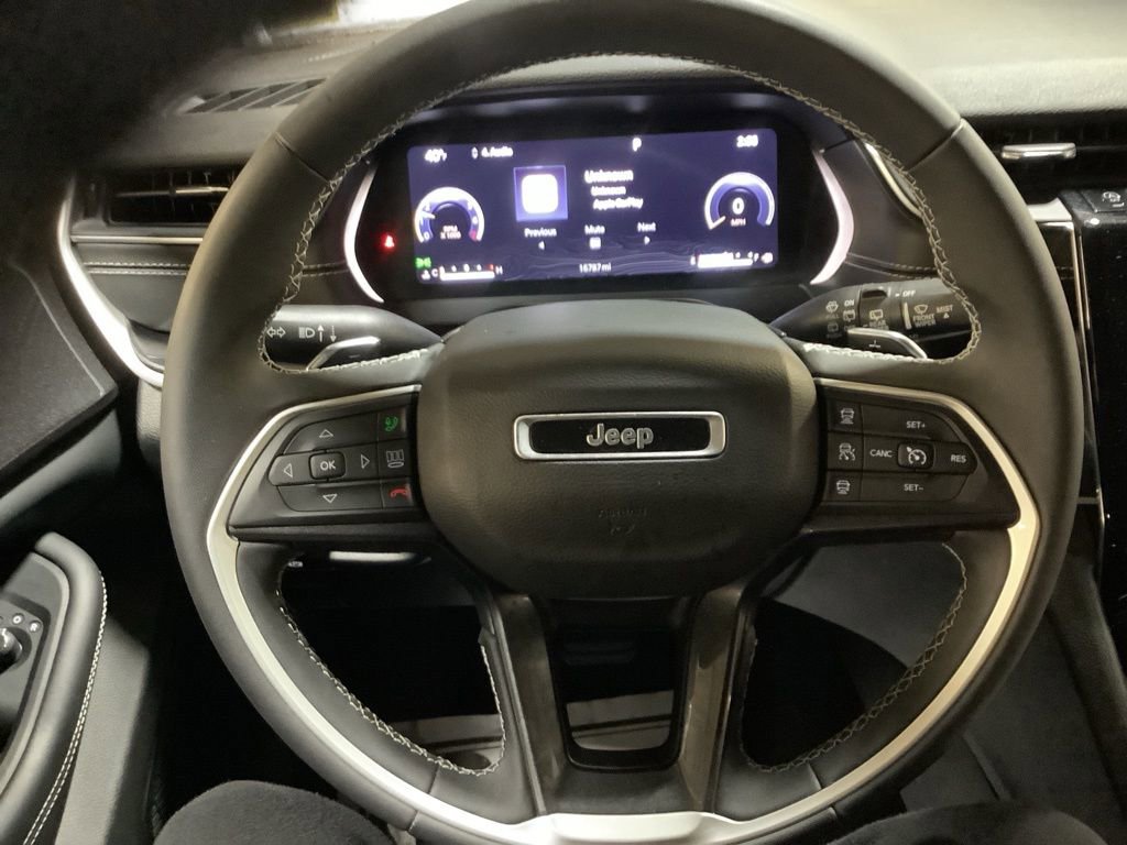 Certified 2023 Jeep Grand Cherokee L Laredo image 25