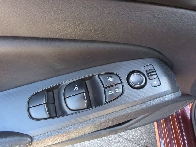 Used 2025 Nissan Altima 2.5 SV FWD image 13