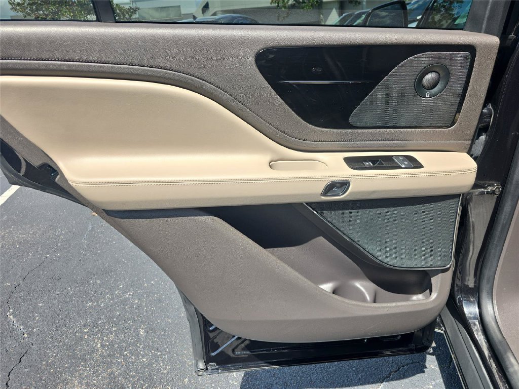 Certified 2022 Lincoln Aviator Reserve w/ Equipment Group 201A RWD image 15