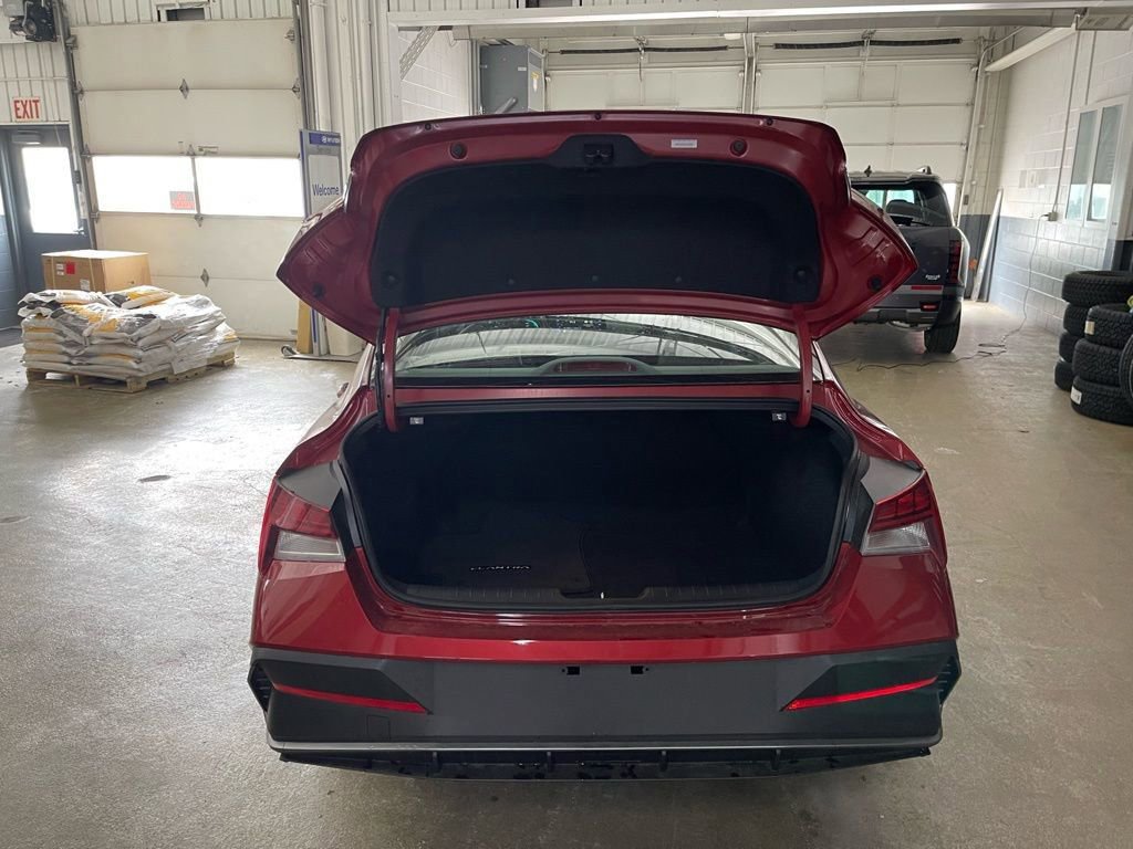 New 2026 Hyundai Elantra Blue image 12