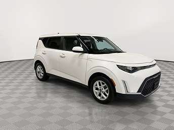 Used 2025 Kia Soul LX w/ LX Technology Package FWD image 1