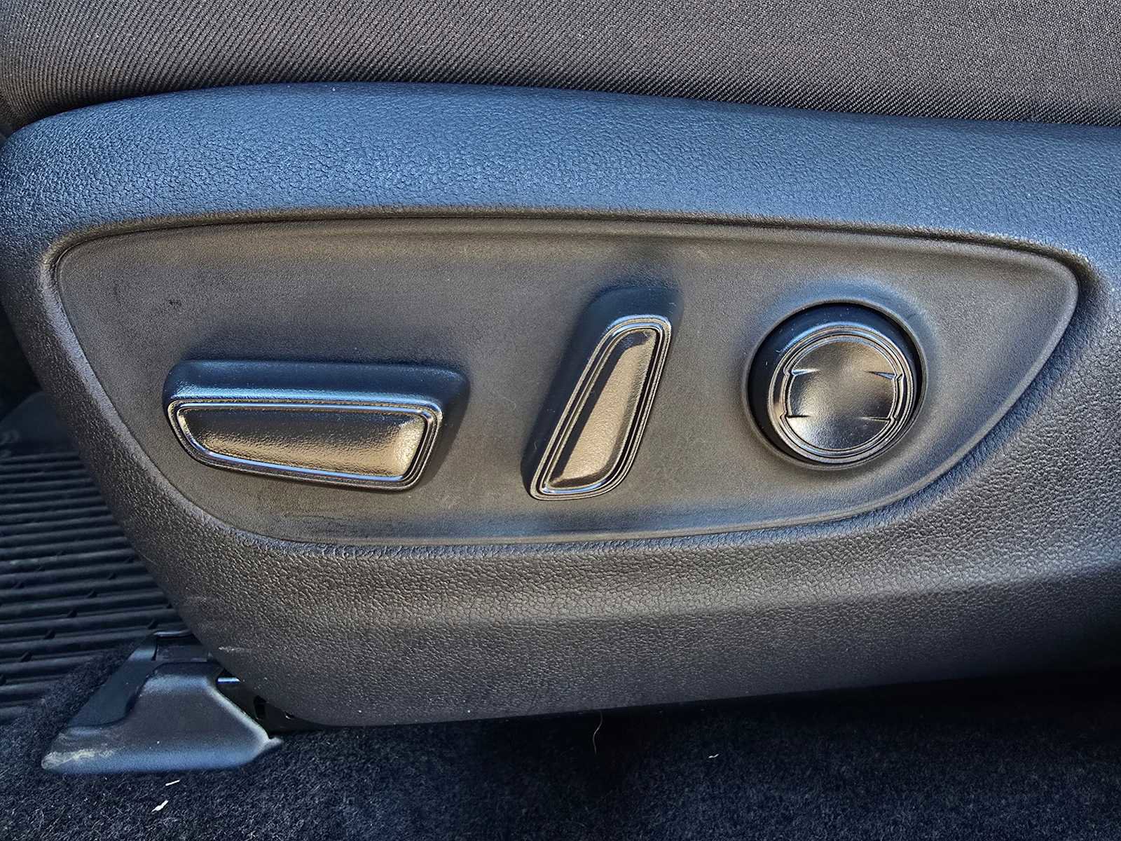 Certified 2025 Toyota RAV4 XLE image 24