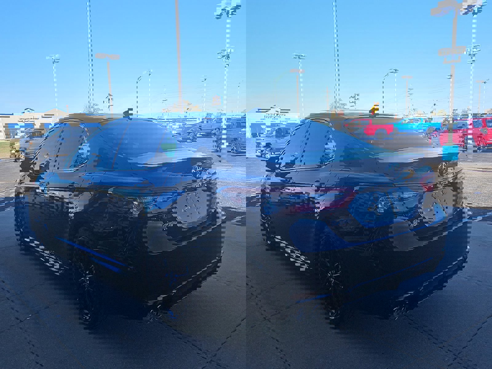 Used 2022 Toyota Camry XSE image 3