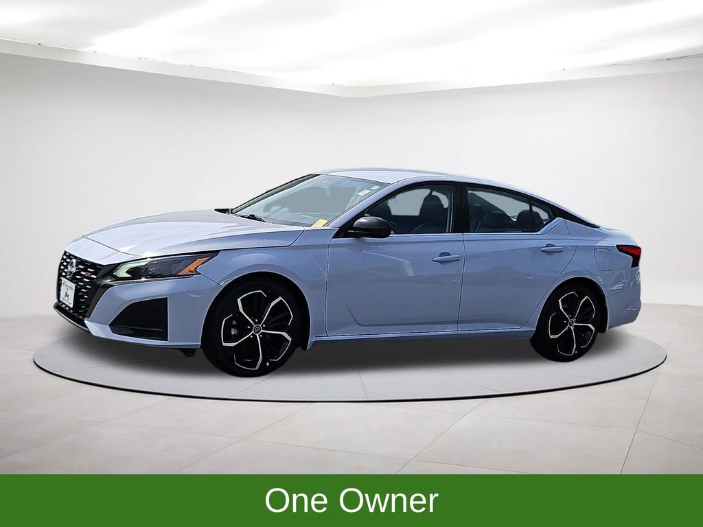 Used 2024 Nissan Altima 2.5 SR image 3
