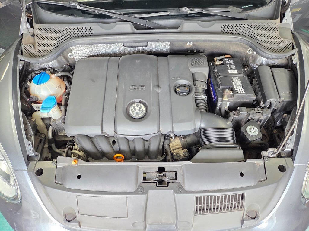 Used 2013 Volkswagen Beetle 2.5 image 28