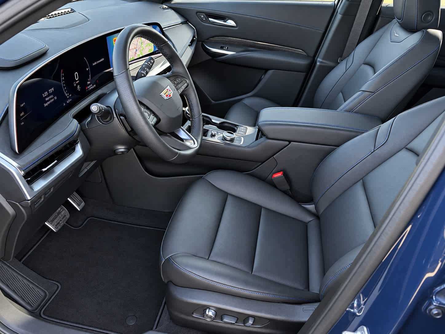 Used 2025 Cadillac XT4 Sport w/ Technology Package AWD/4WD image 19