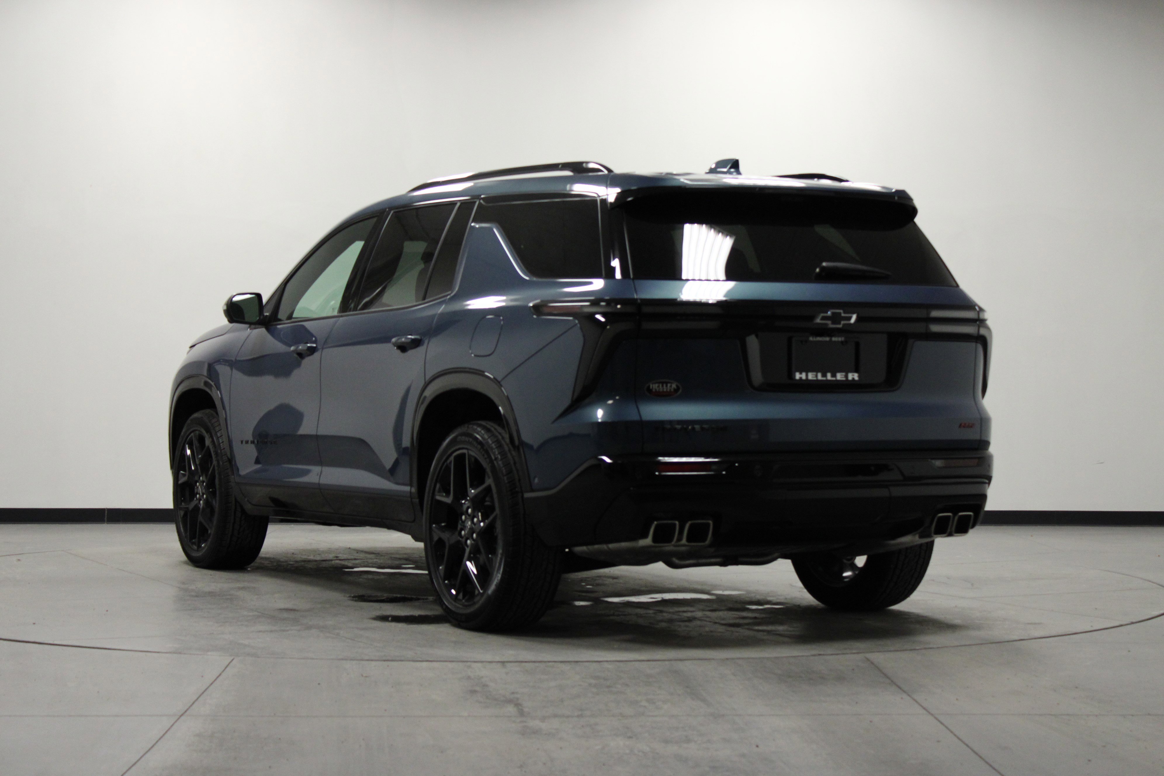 Used 2025 Chevrolet Traverse RS w/ LPO, Floor Liner Package image 6