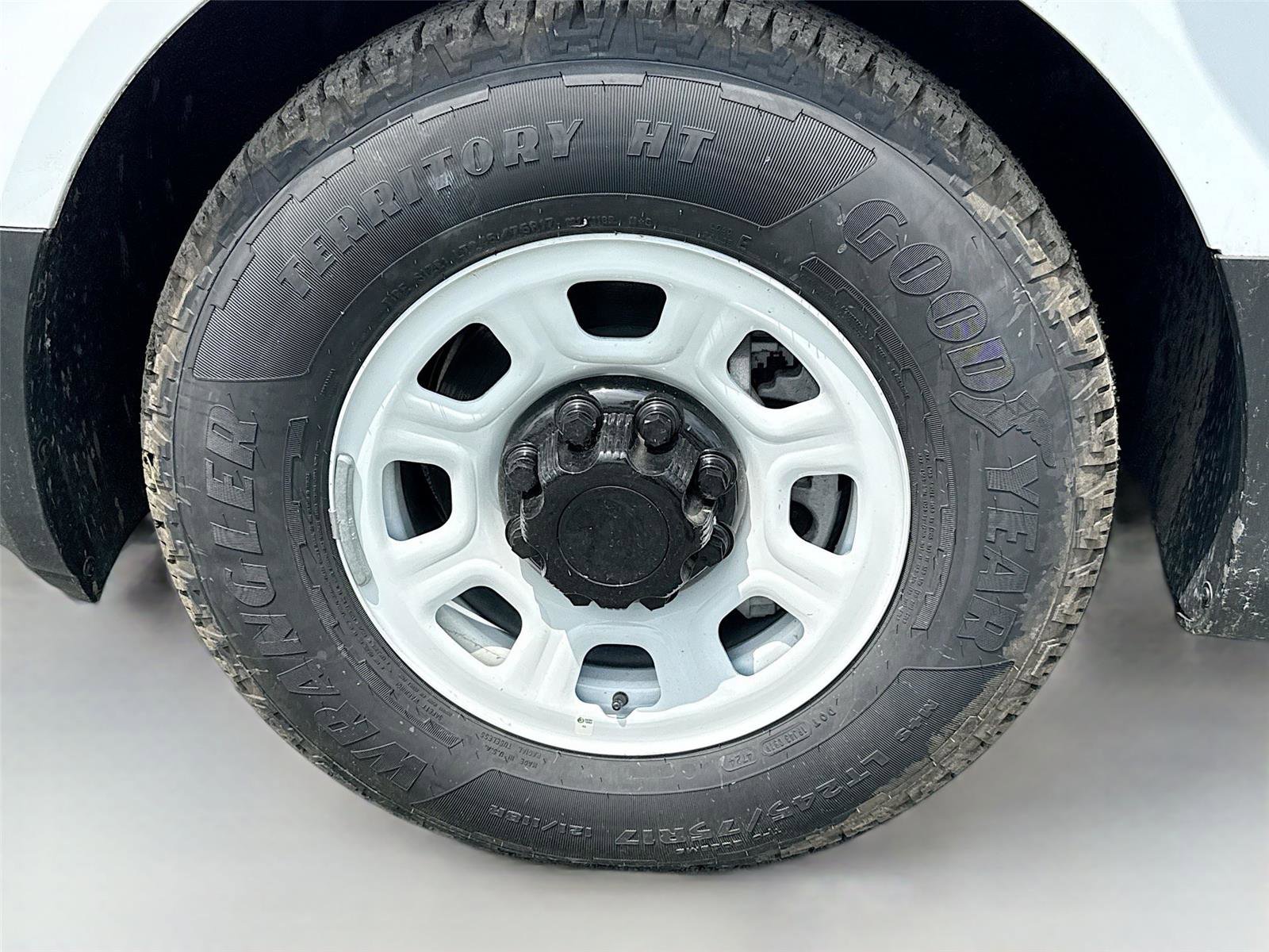 New 2025 Chevrolet Brightdrop 600 w/ Power Door Package AWD/4WD image 17