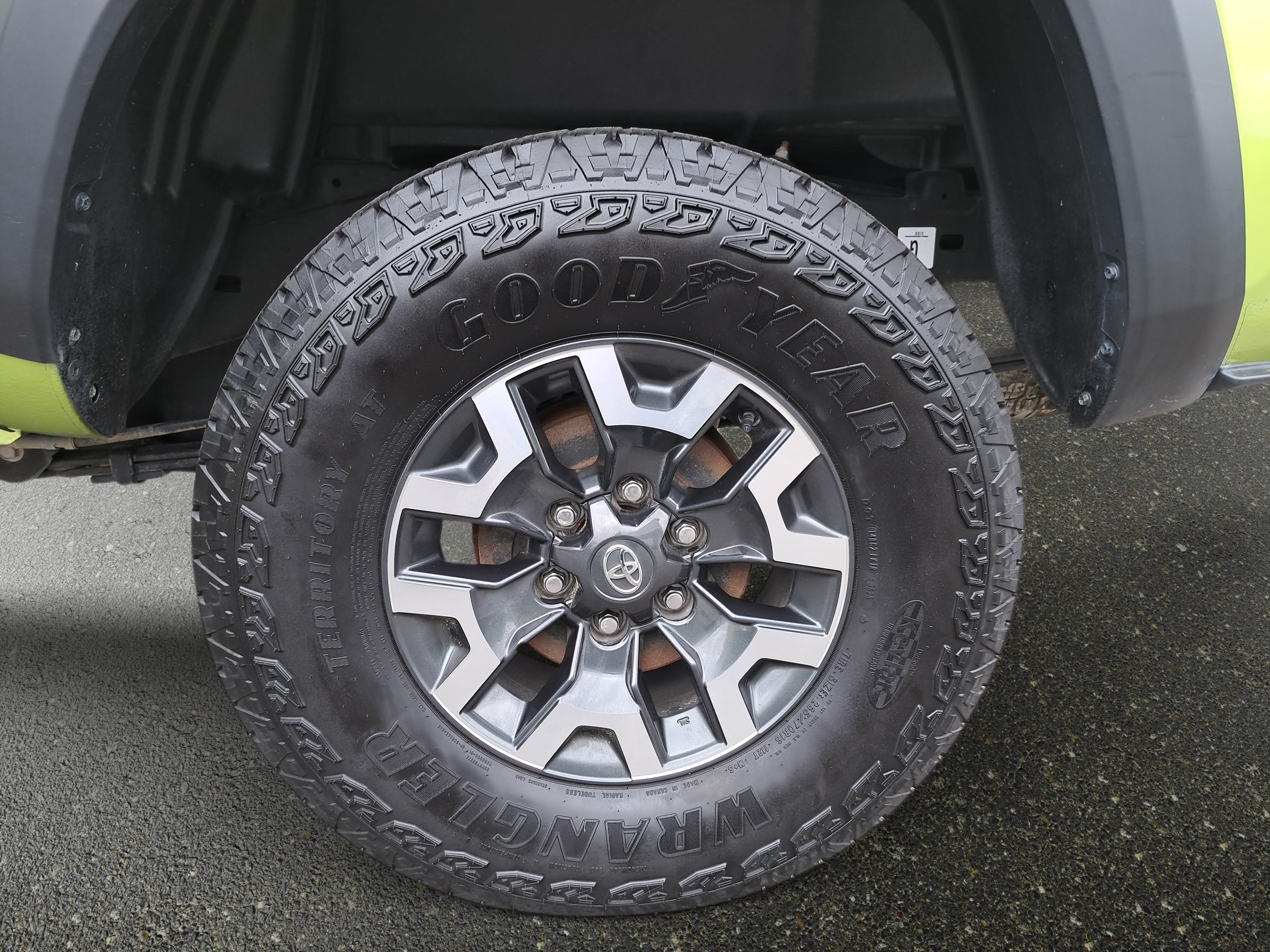 Used 2023 Toyota Tacoma TRD Off-Road w/ Technology Package AWD/4WD image 25