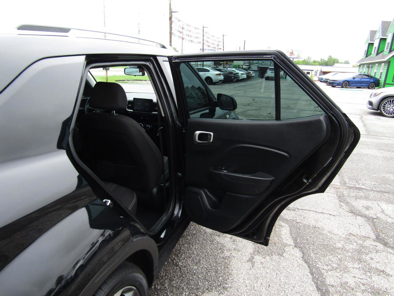 Used 2022 Hyundai Venue SEL FWD image 23