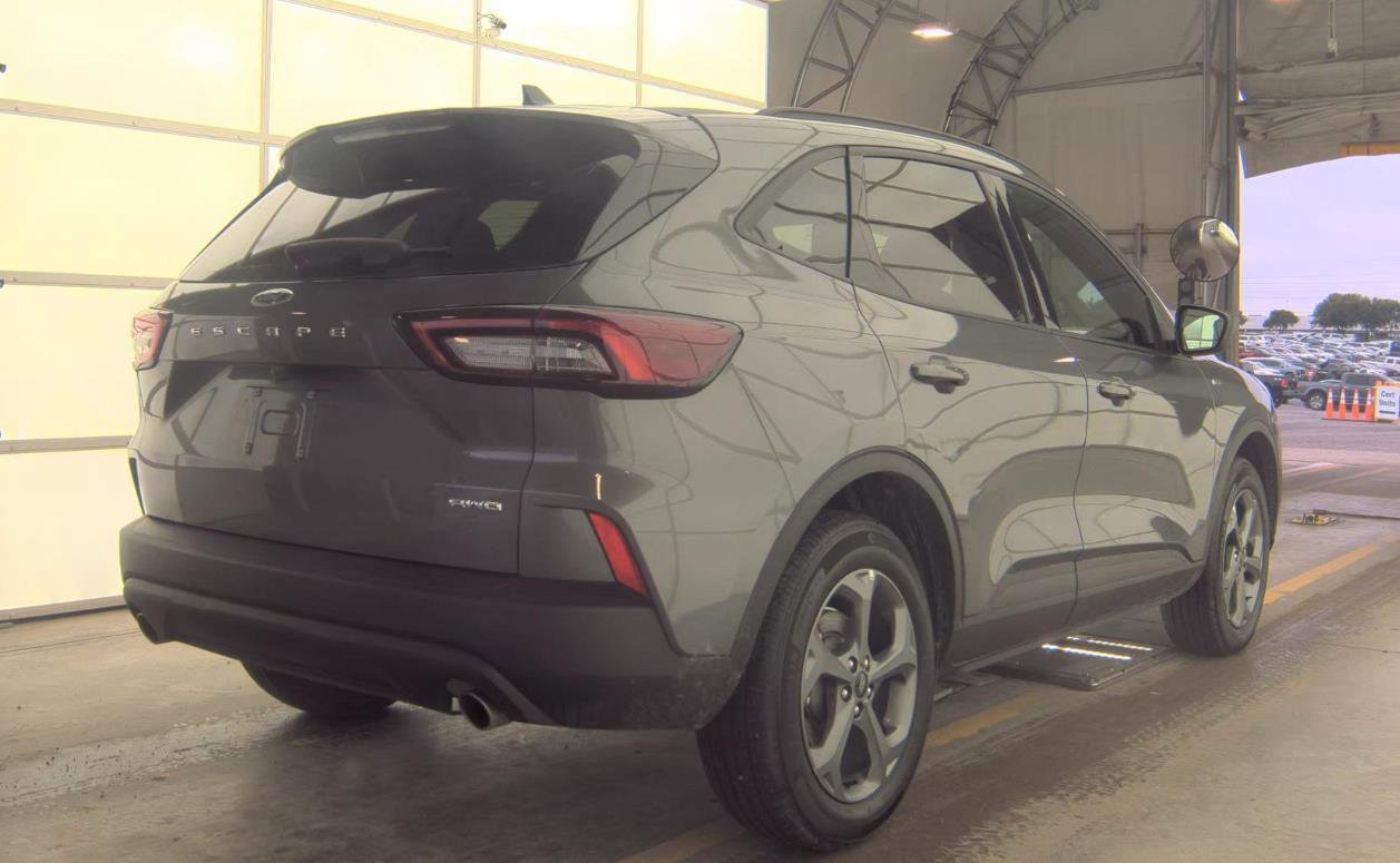 Used 2025 Ford Escape ST-Line AWD/4WD image 5