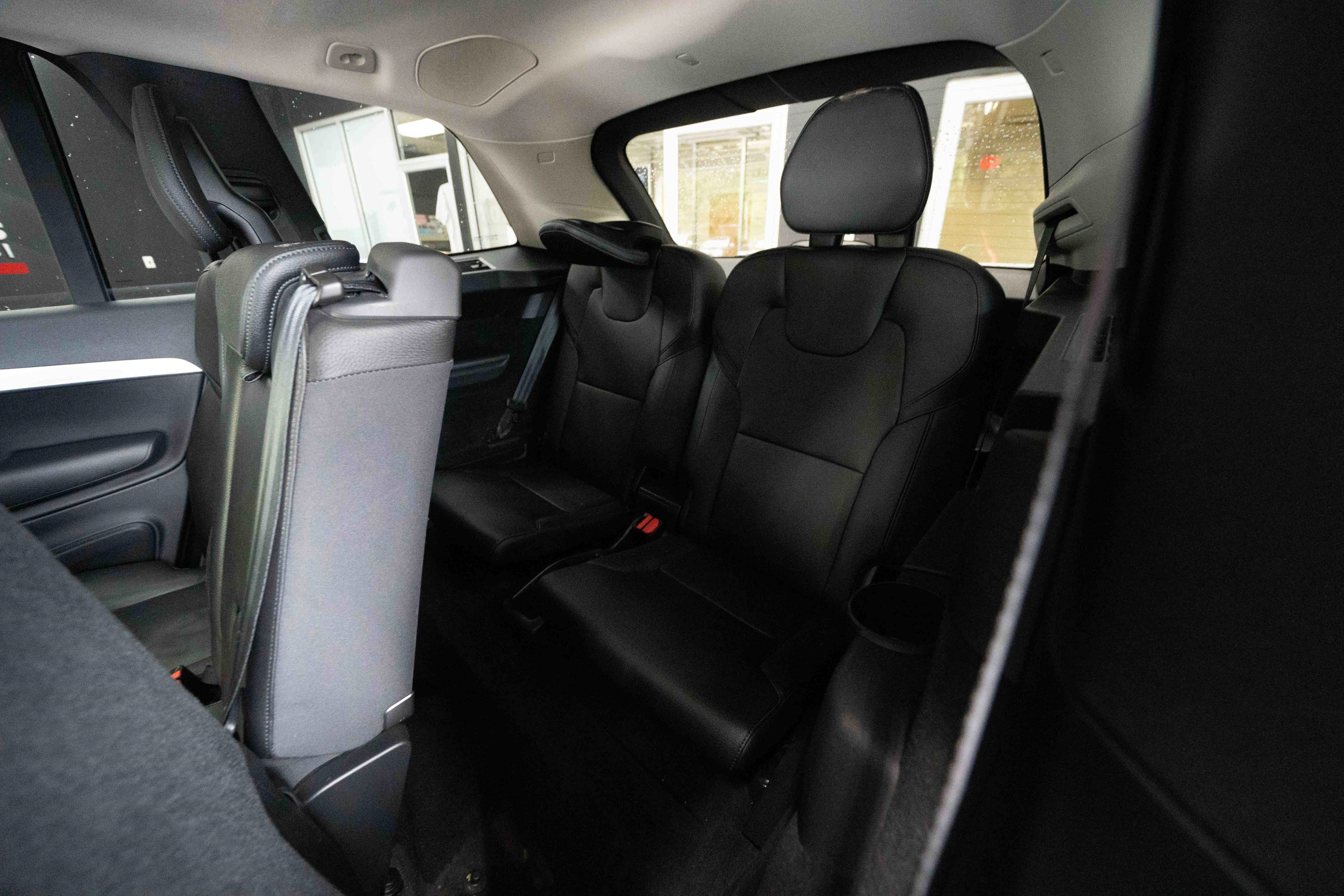 Used 2018 Volvo XC90 T5 Momentum w/ Convenience Package image 24