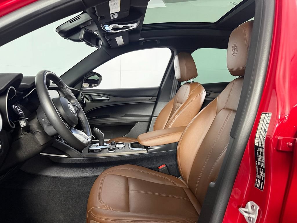 Used 2023 Alfa Romeo Stelvio Ti AWD/4WD image 18
