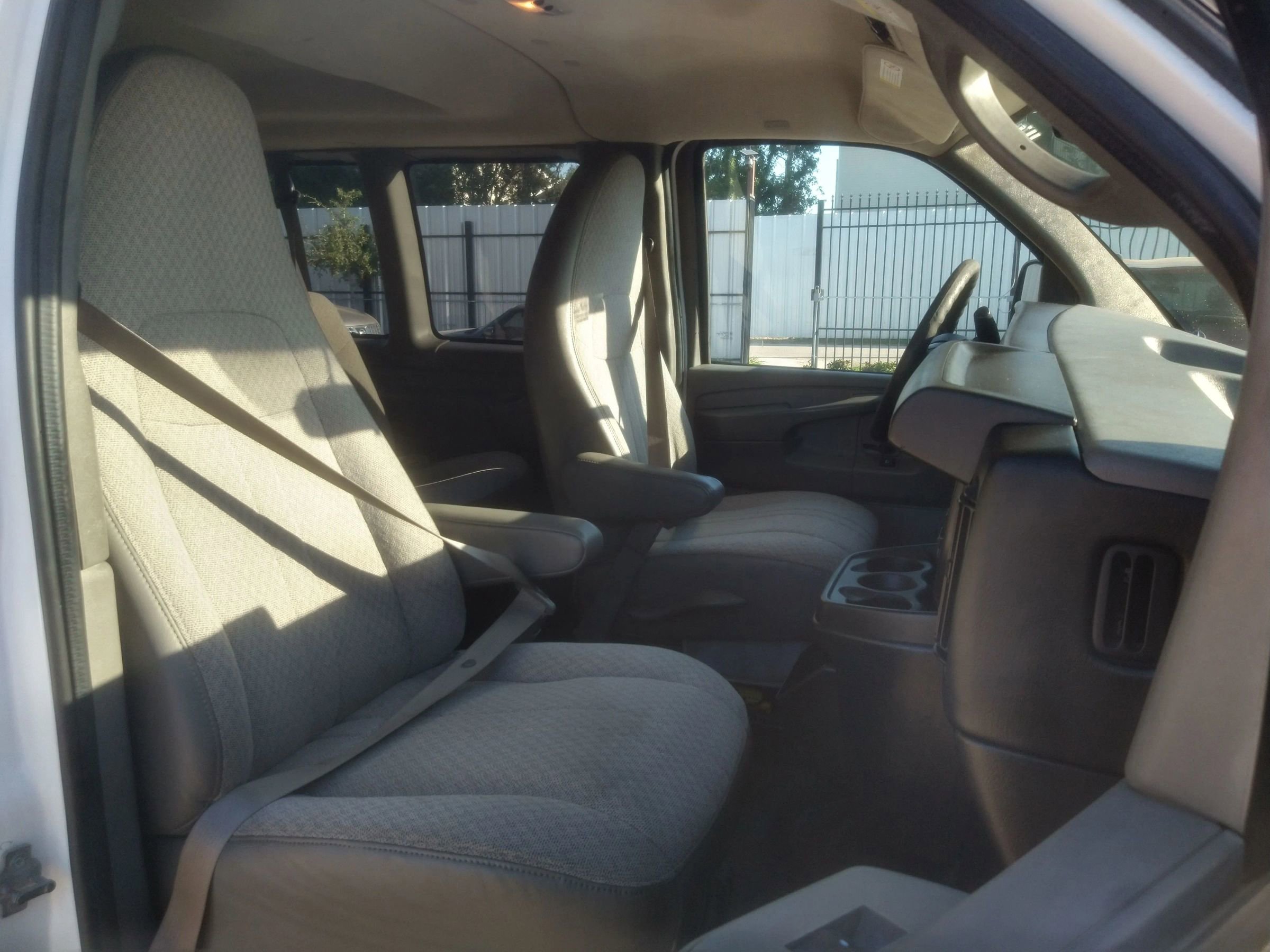 Used 2015 Chevrolet Express 2500 LS image 24