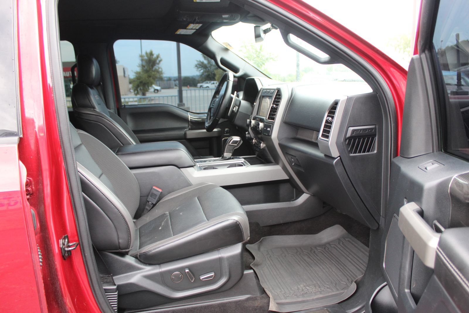 Used 2019 Ford F150 Raptor w/ Equipment Group 802A Luxury AWD/4WD image 12