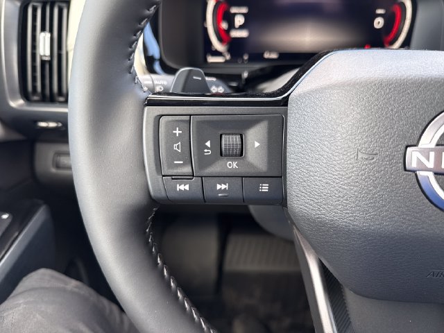New 2026 Nissan Pathfinder SL FWD image 30