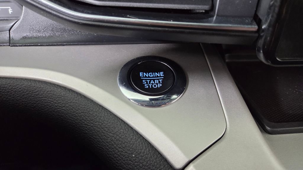 Used 2023 Ford Explorer XLT w/ Equipment Group 202A image 23