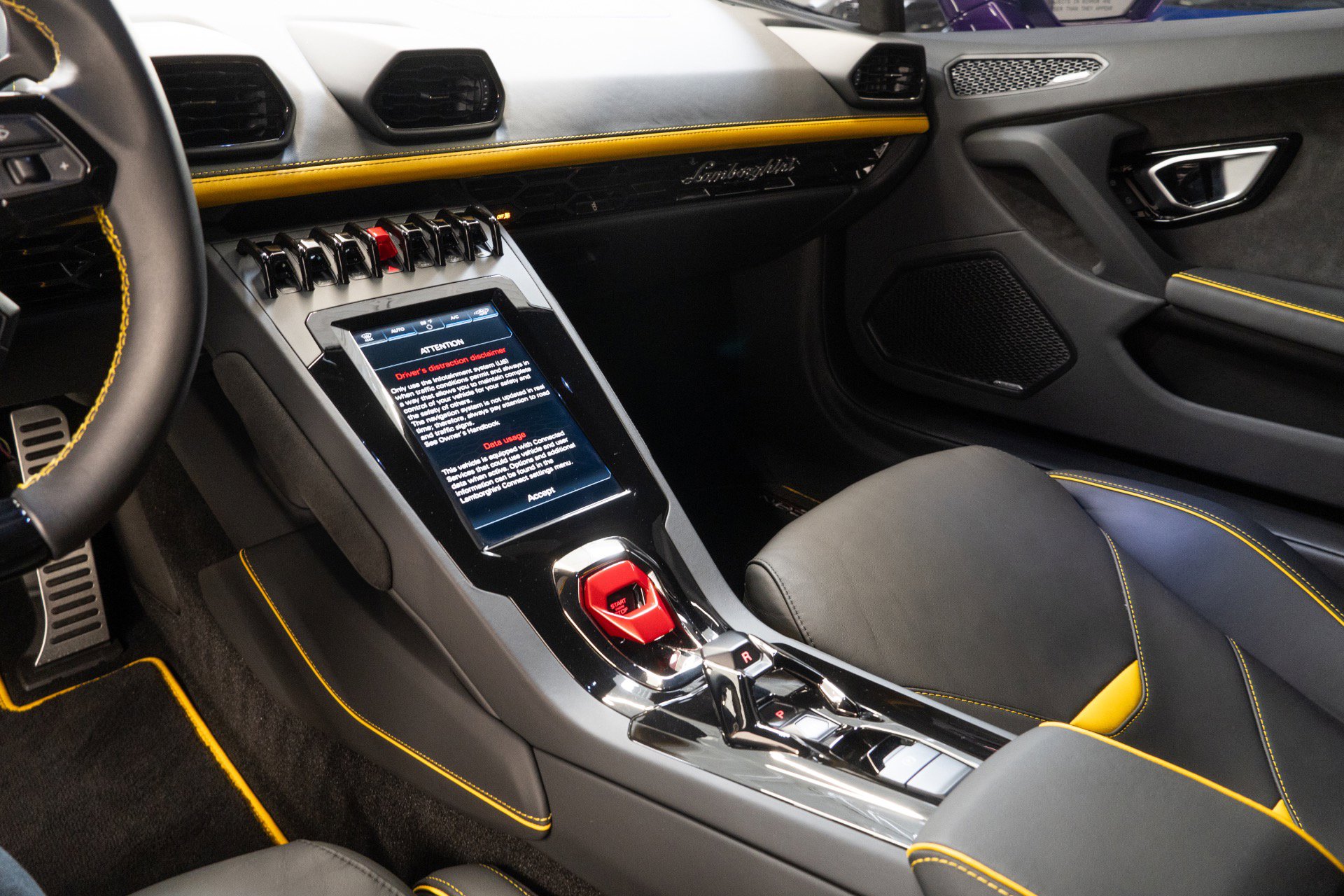 Used 2023 Lamborghini Huracan EVO image 19