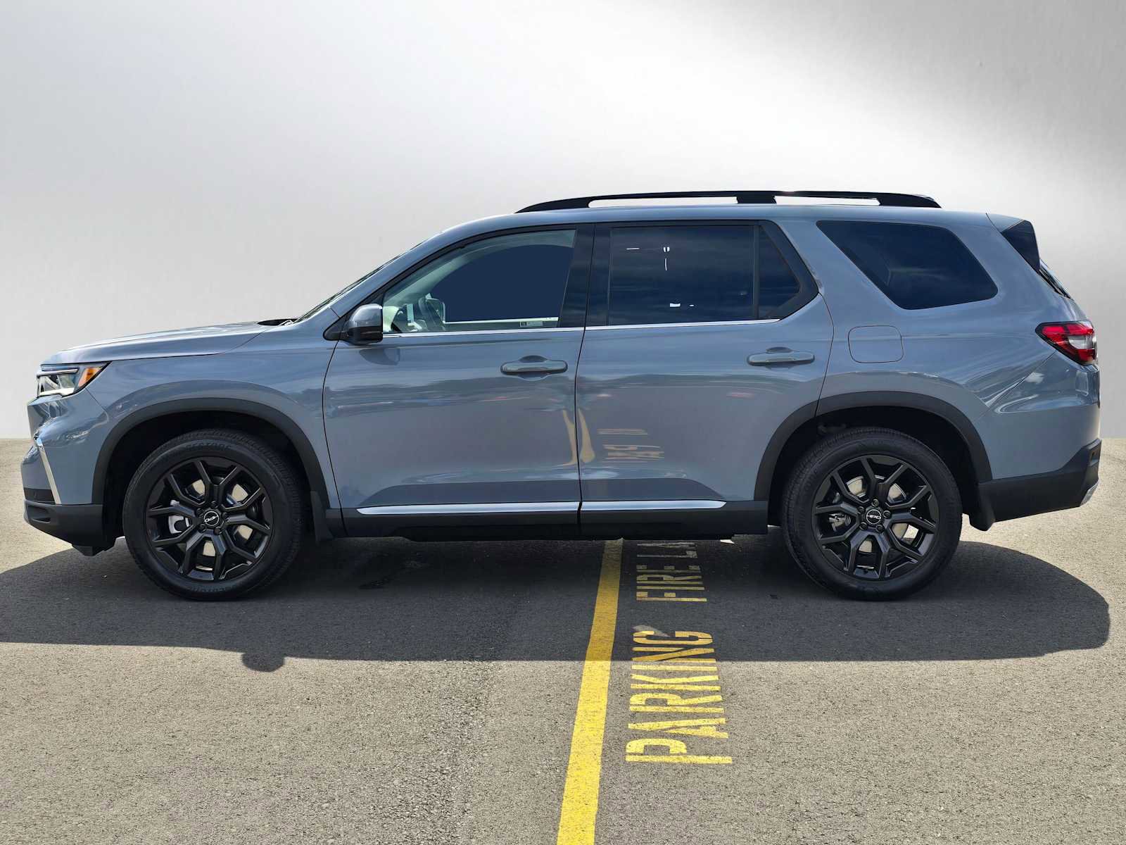Used 2025 Honda Pilot Touring image 6