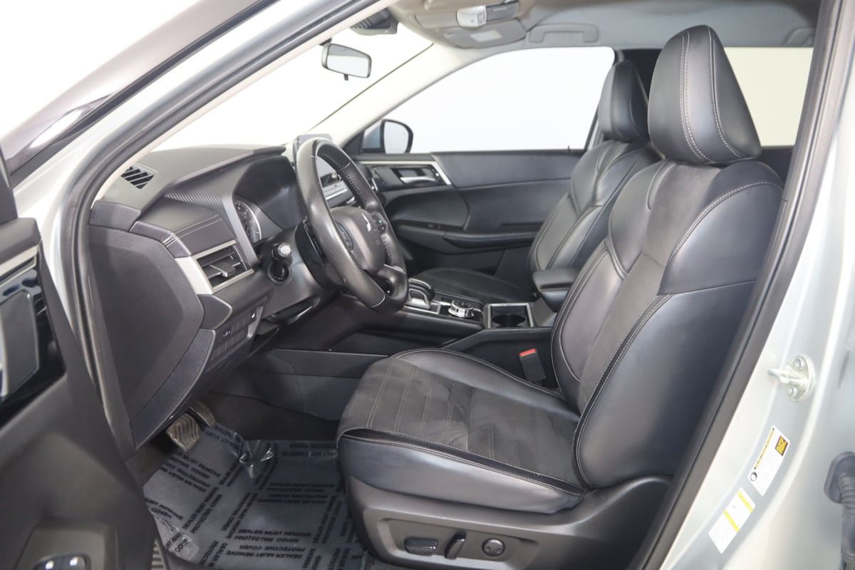 Used 2024 Mitsubishi Outlander SE AWD/4WD image 12