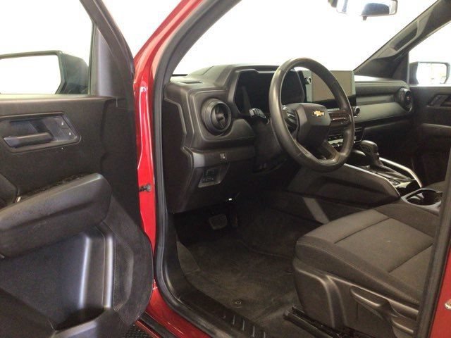 Used 2026 Chevrolet Colorado W/T w/ WT Custom Package RWD image 8