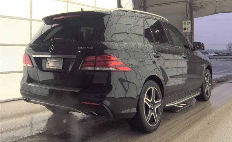 Used 2018 Mercedes-Benz GLE 43 AMG 4MATIC w/ Premium 3 Package image 12