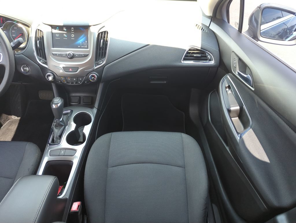 Used 2017 Chevrolet Cruze LT w/ Convenience Package FWD image 16