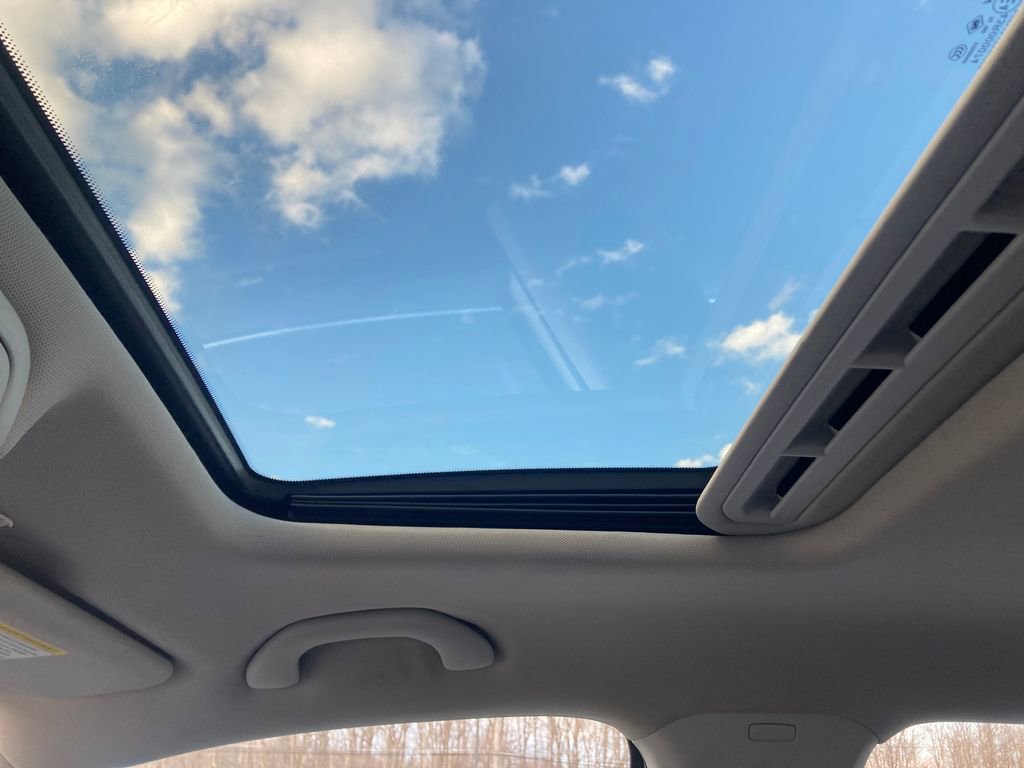 Used 2022 Volkswagen Passat 2.0T SE image 25