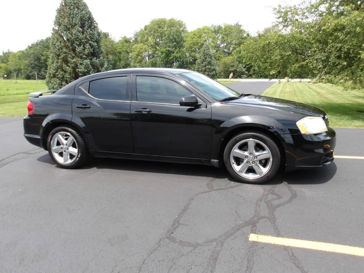 Used 2013 Dodge Avenger SXT FWD image 1