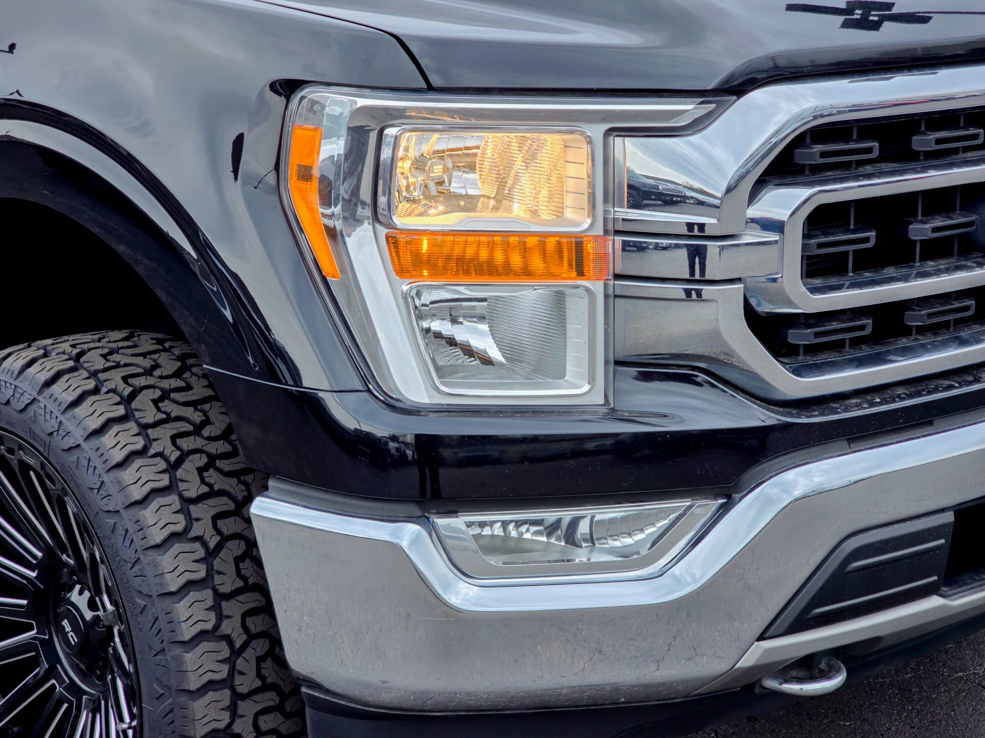 Used 2021 Ford F150 XLT w/ XTR Package image 3