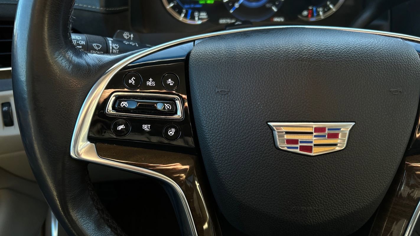 Used 2019 Cadillac Escalade ESV Luxury image 32