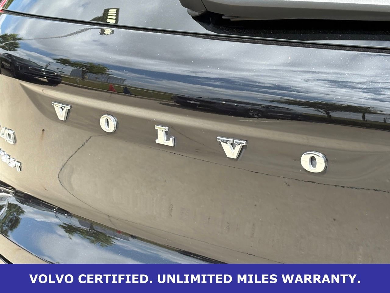 Certified 2024 Volvo XC40 B5 Plus image 10