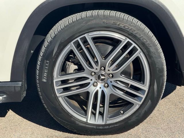 Used 2024 Mercedes-Benz GLS 450 4MATIC image 20