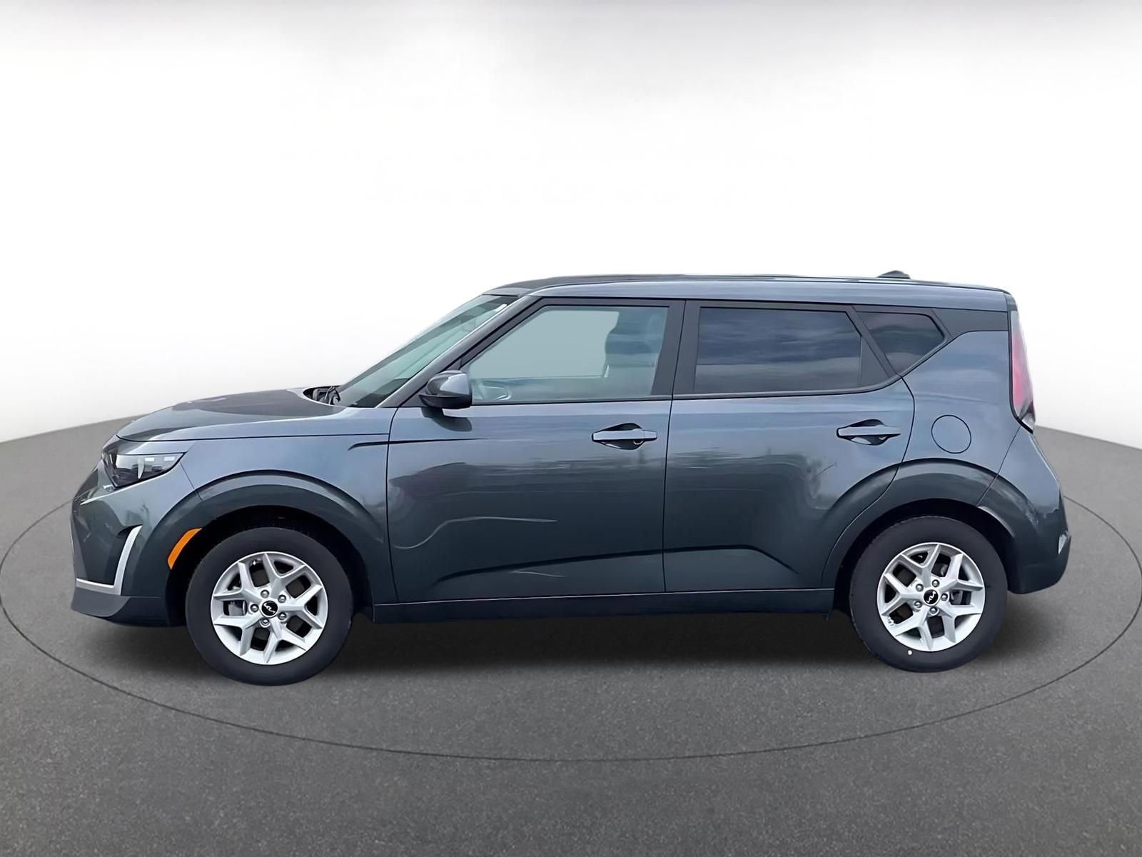 Used 2025 Kia Soul LX w/ LX Technology Package image 9